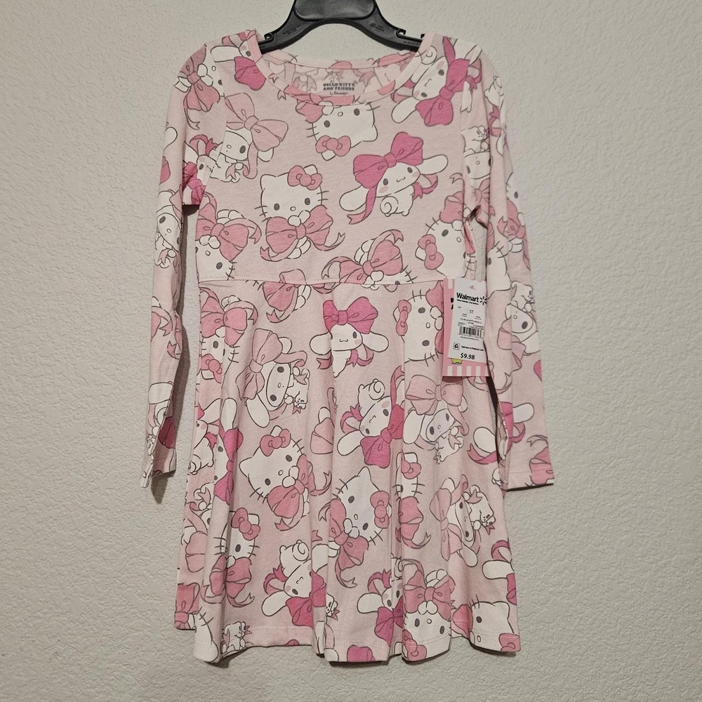 NWT Sanrio Hello Kitty Pink and White Patterned Fabric